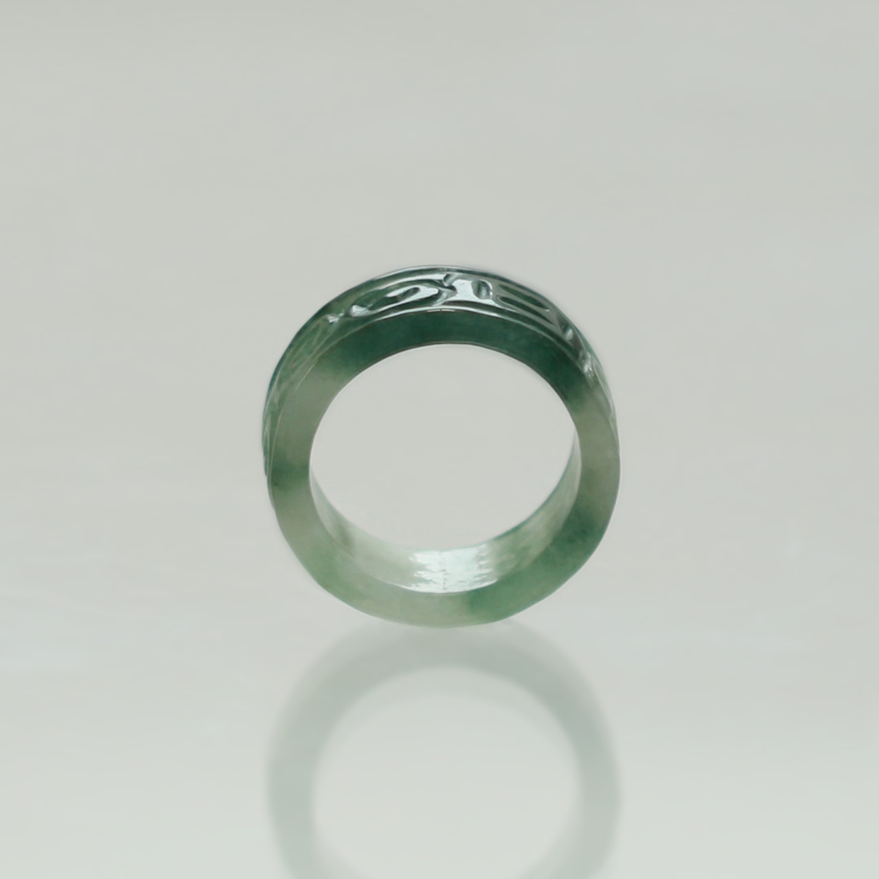 【13.5号】 Carving NyoYi  翡翠くり抜き甲丸リング A貨翡翠 jd_rg2513