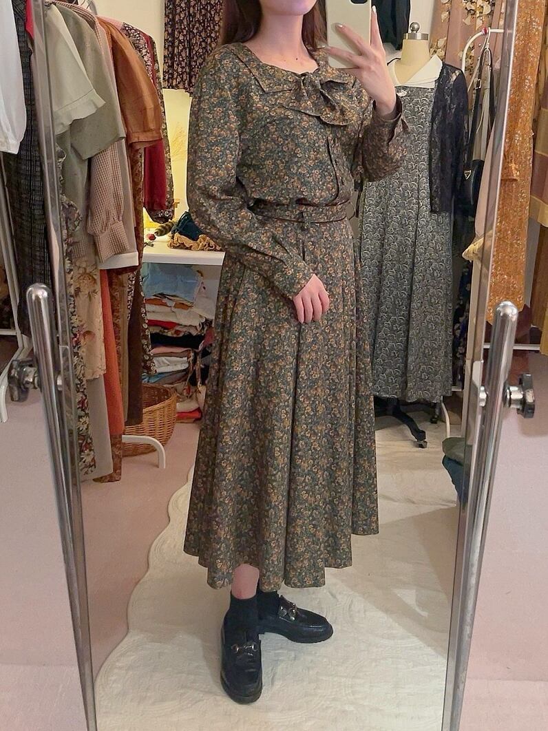 green mini flower set up