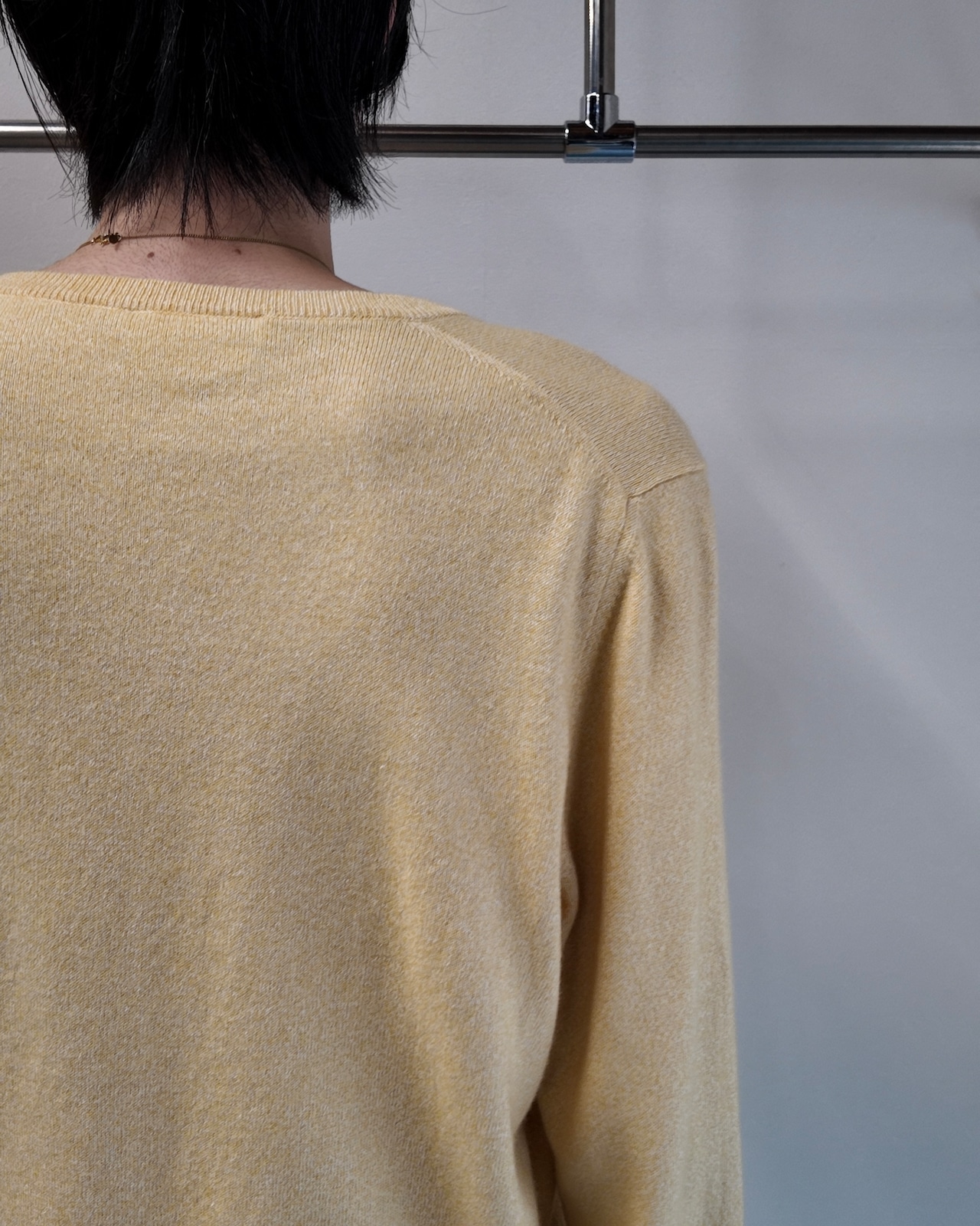 【Salvatore Ferragamo】yellow v-neck knit