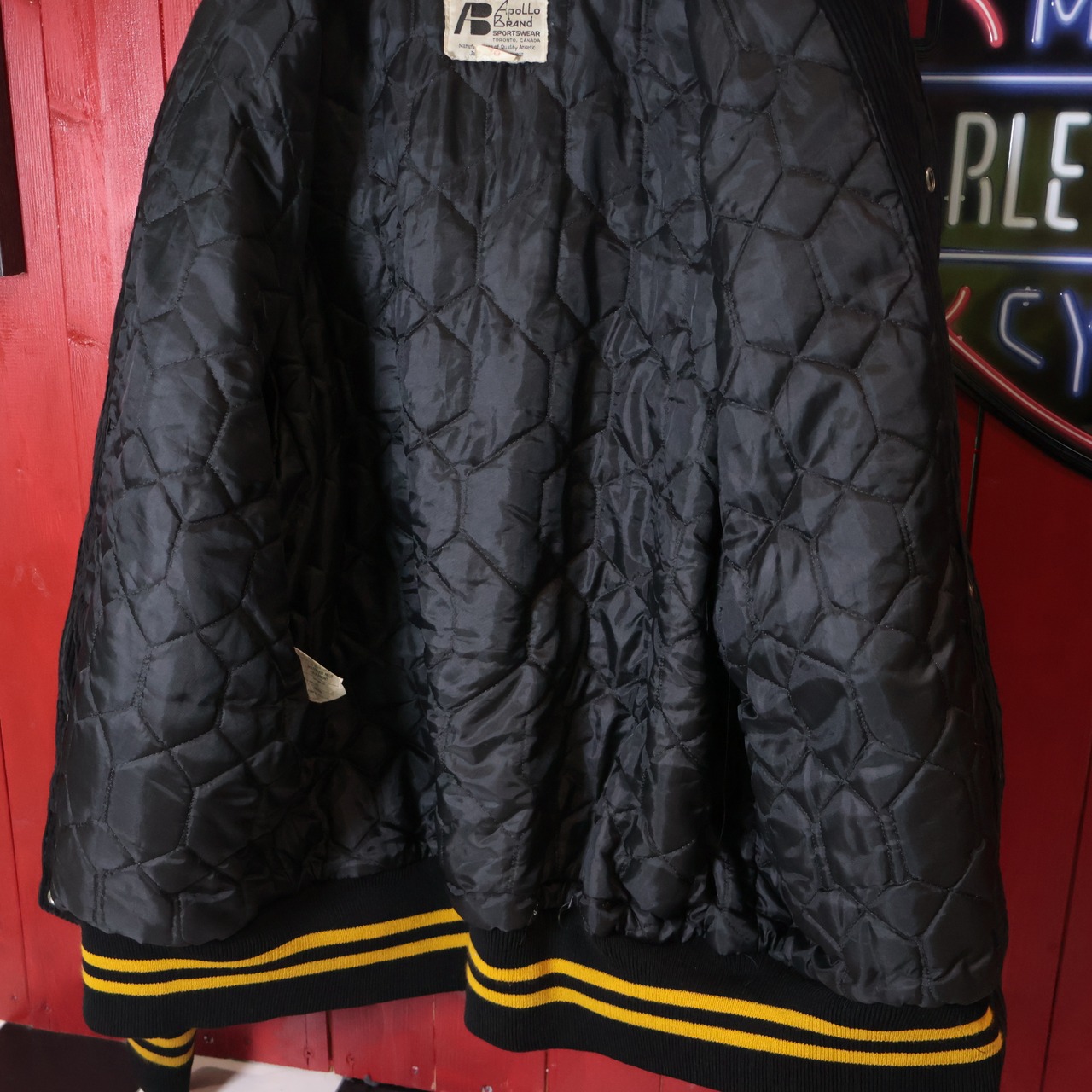 80s CANADA ApolloBrand コーデュロイスタジャン　太畝　黒×黄色　　刺繍　48