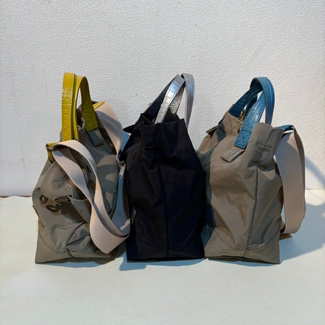 regalo　型押しナイロン3WAYトート(中)　ブルー