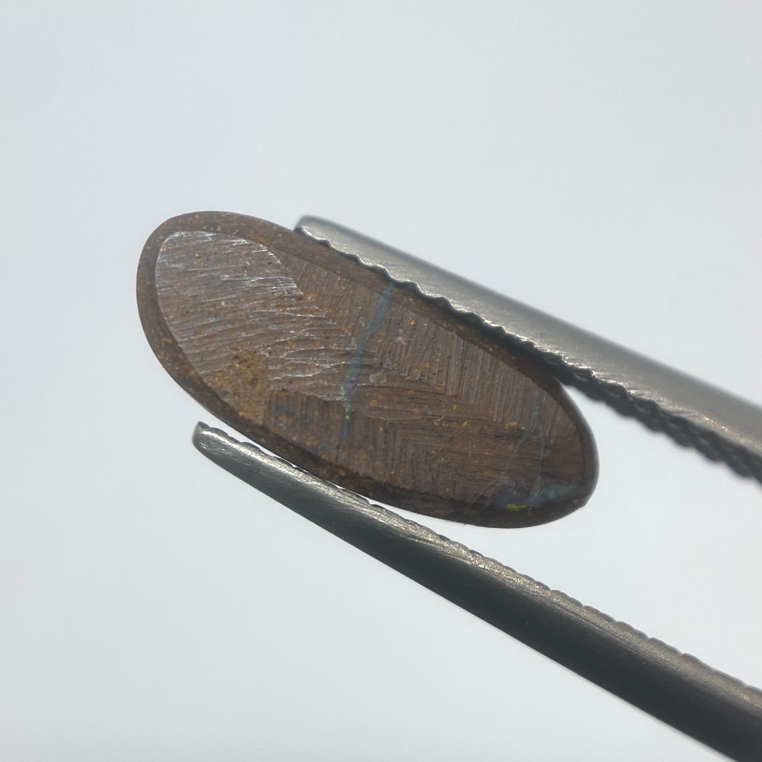 3つの表情をもつボルダーオパール