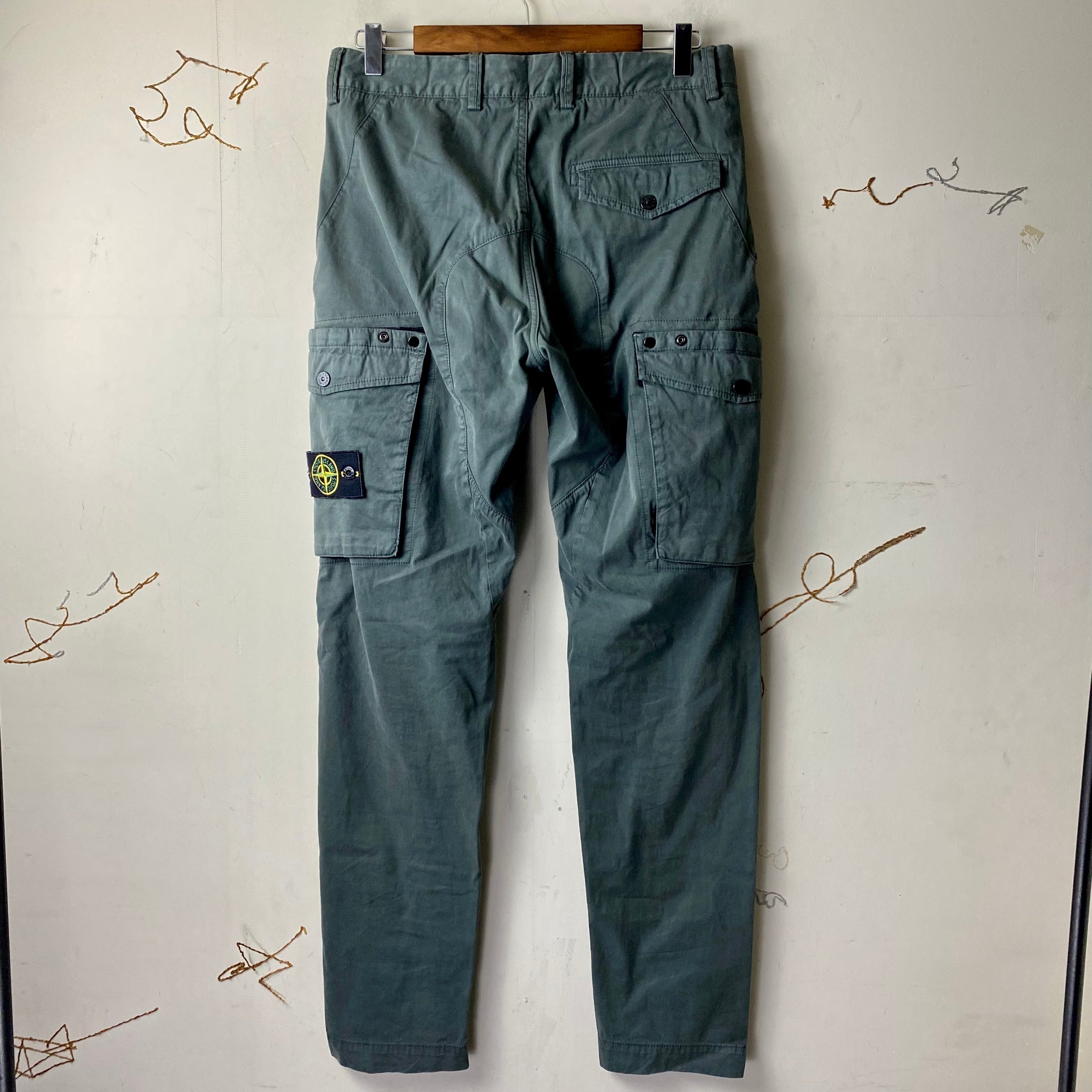 STONE ISLAND gimmick cargo pants | NOIR ONLINE