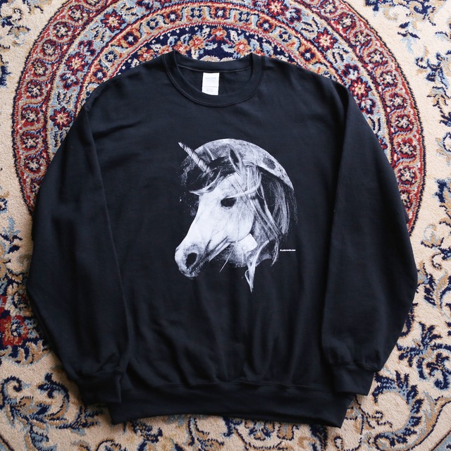 dark white unicorn print loose sweat