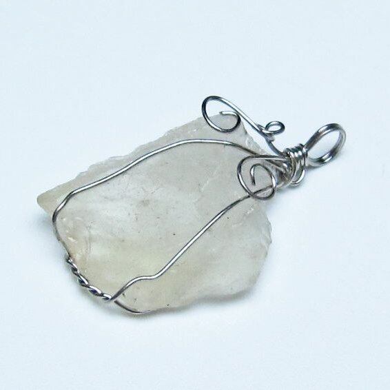 リビアングラス ペンダント 一点物 メール便可 112-13779