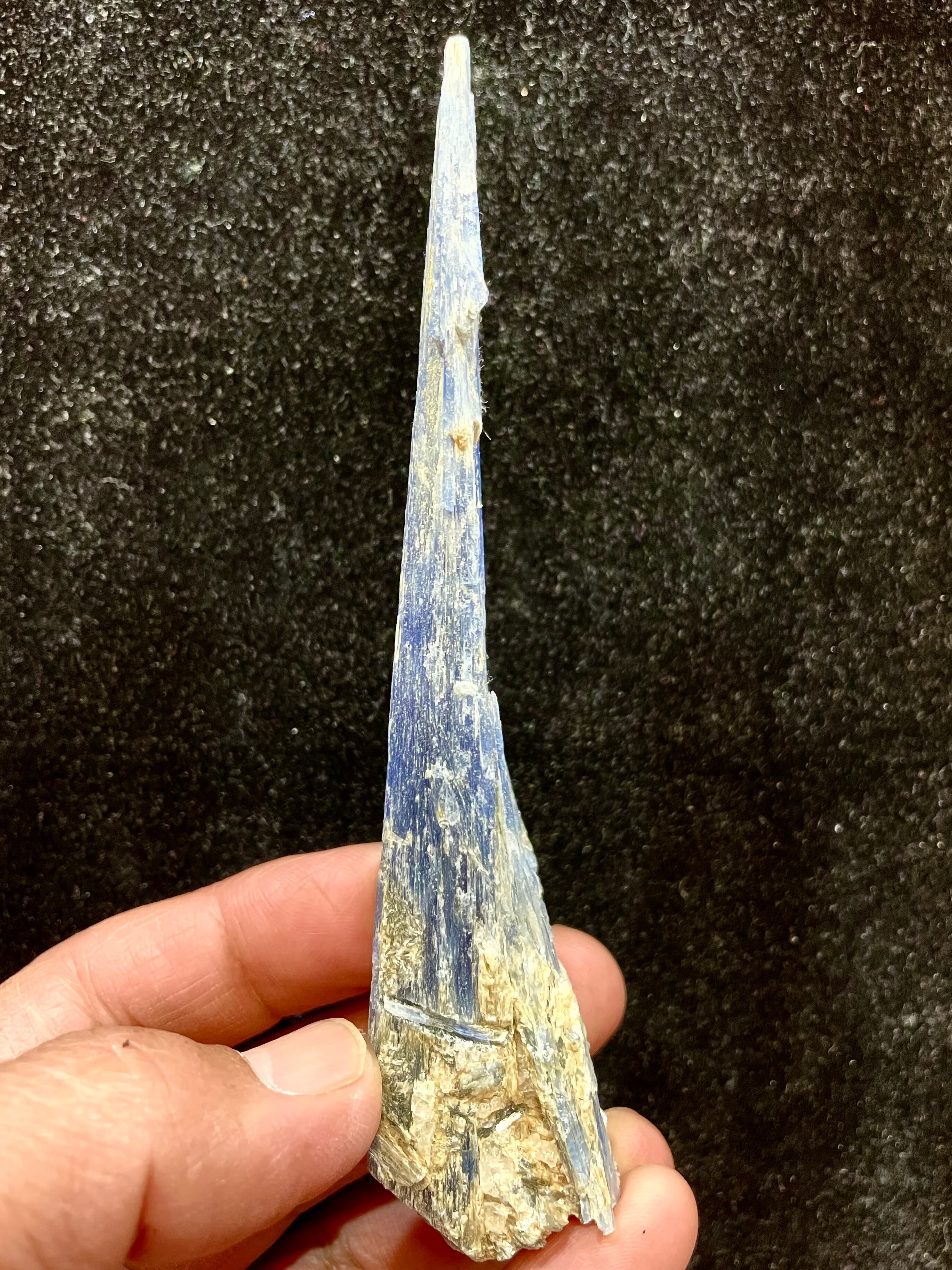 カイヤナイト 原石 4.1キロ 鑑賞石 石 置物 オブジェ インテリア