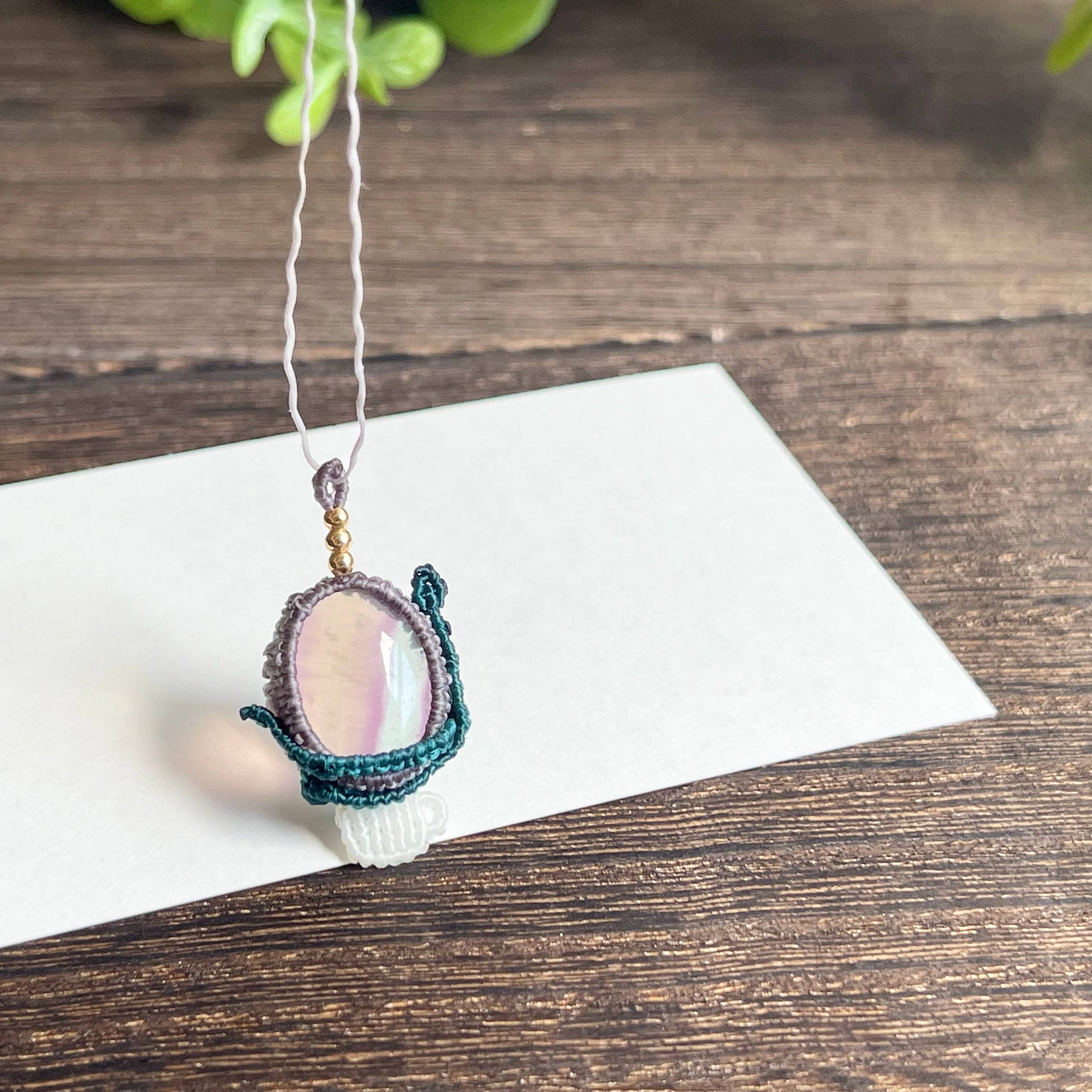 フローライトのマクラメネックレス マクラメネックレス(フローライト)A144 - メルカリ