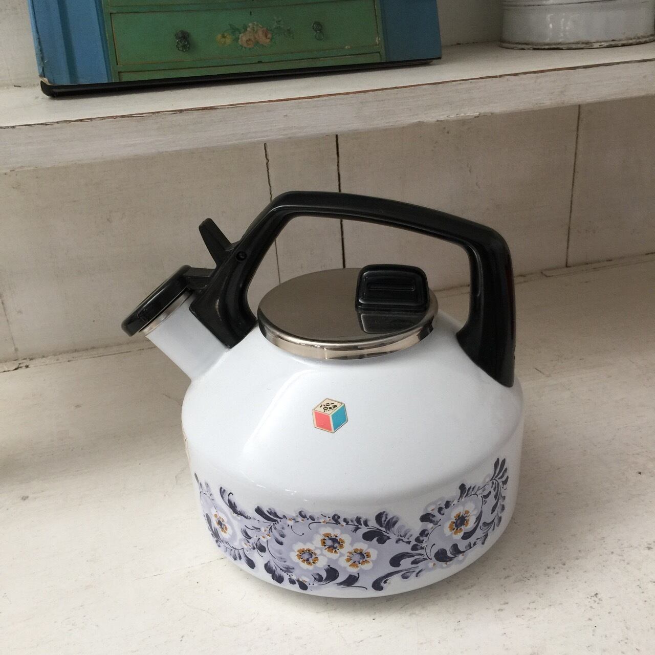 北欧風柄 ホーローケトル ハニーウェア TRIGGER 花柄 2.6ℓ 昭和レトロ