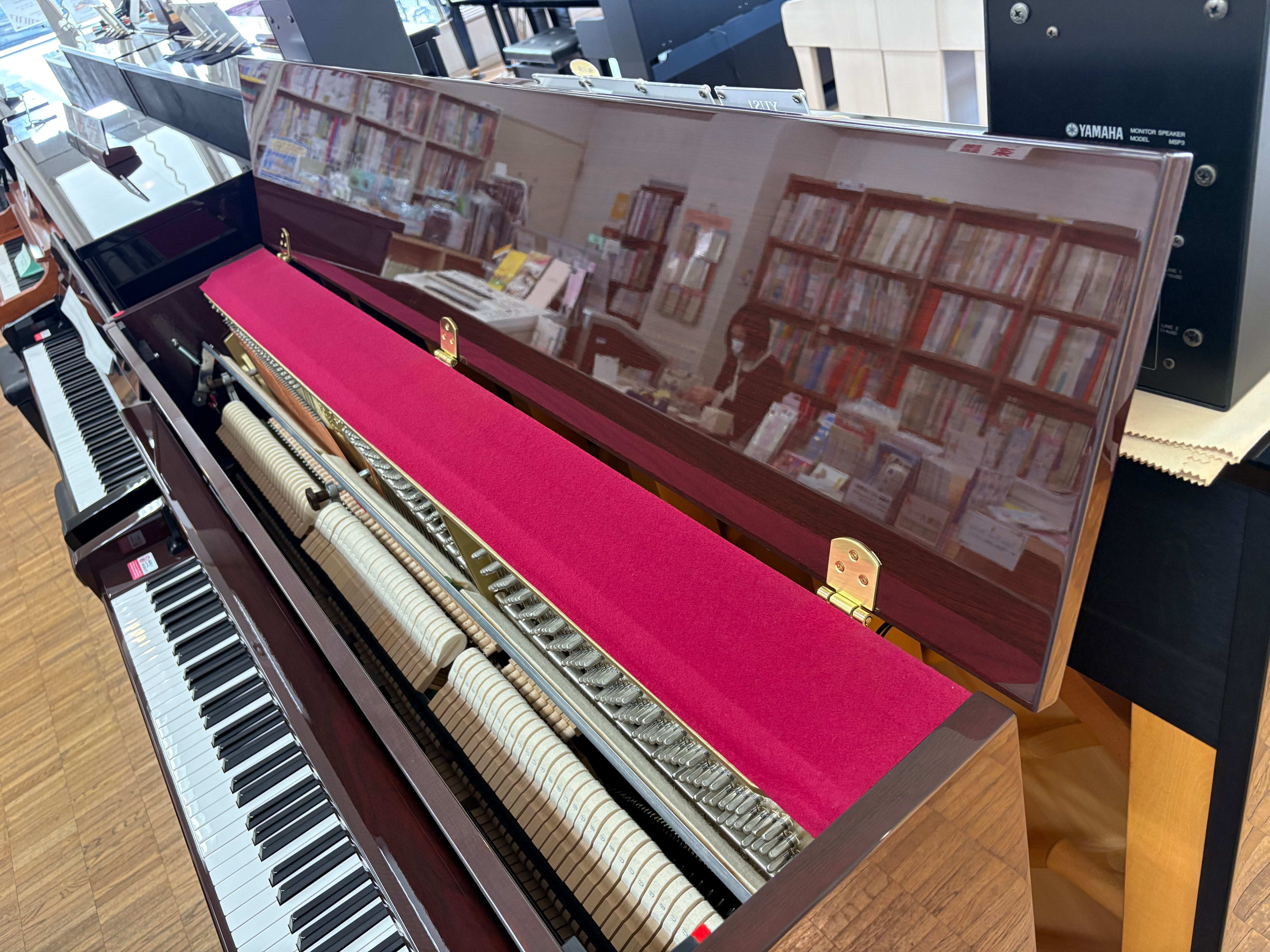 【展示処分品】中古ヤマハアップライトピアノ　b113DMC