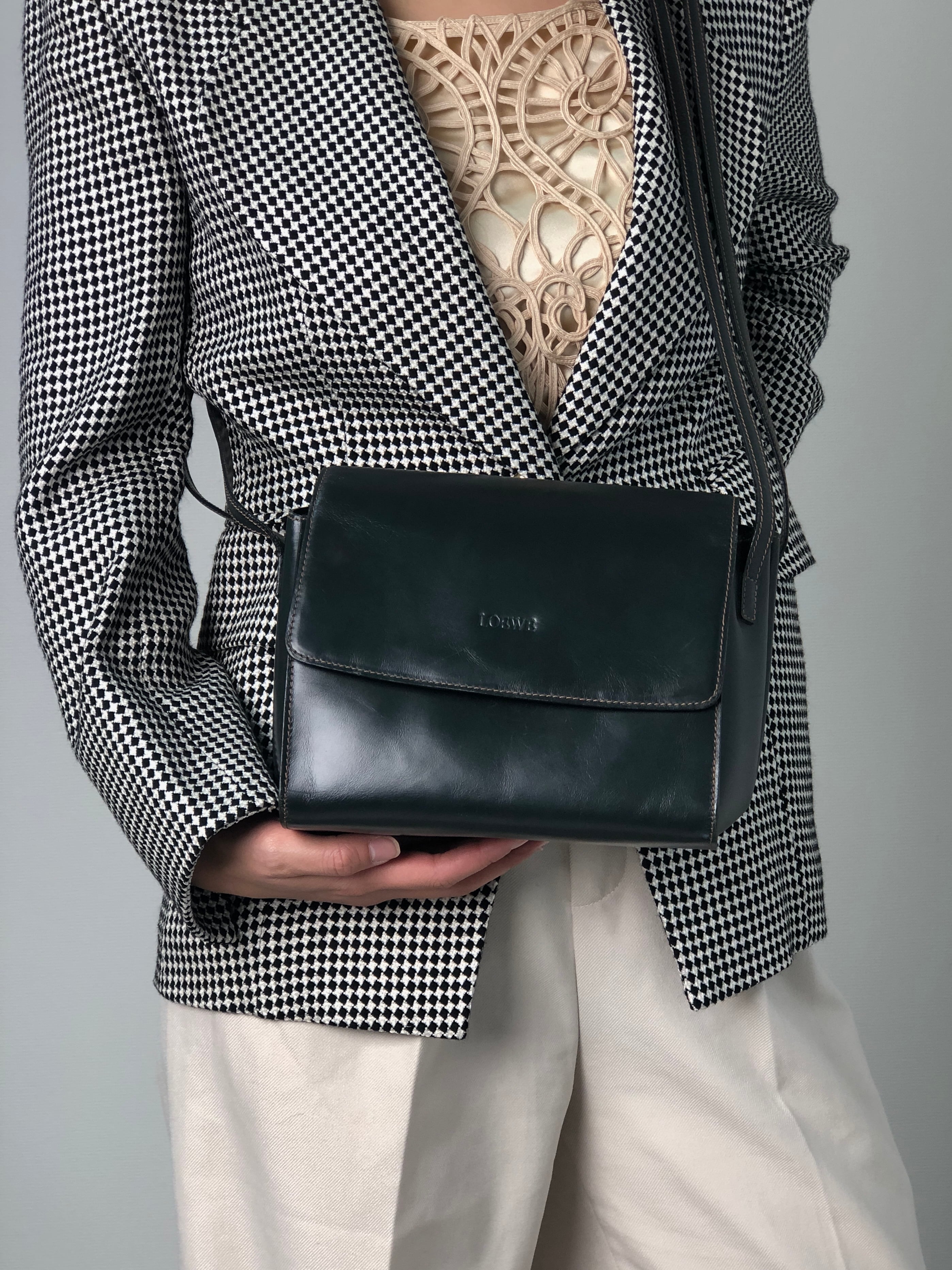 LOEWE ロエベ ショルダーバッグ ダークグリーン ロゴ レザー vintage ヴィンテージ オールド 583xh5