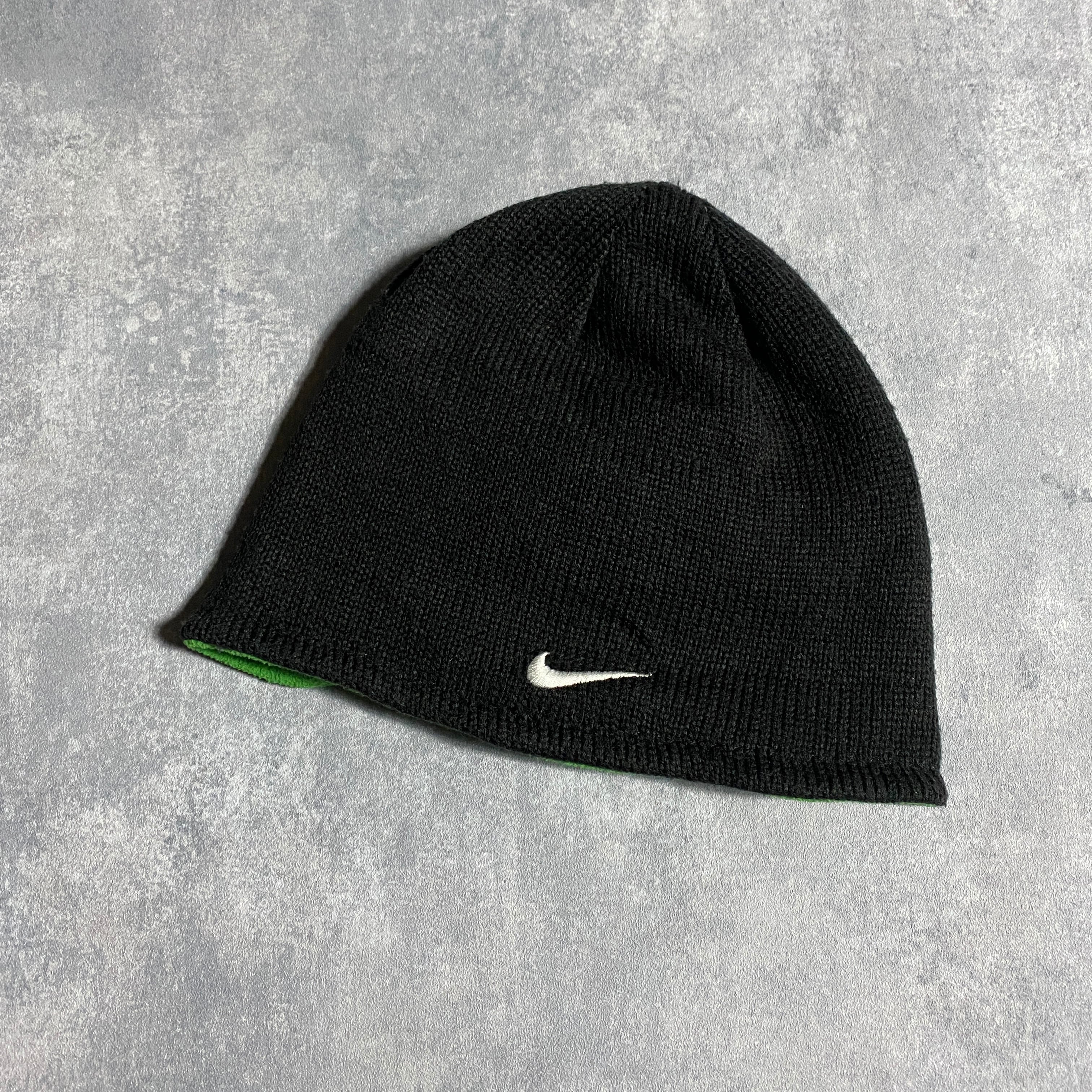 【リバーシブル】NIKE ナイキ　スウォッシュ　刺繍ロゴ　フリース＆ニットキャップ