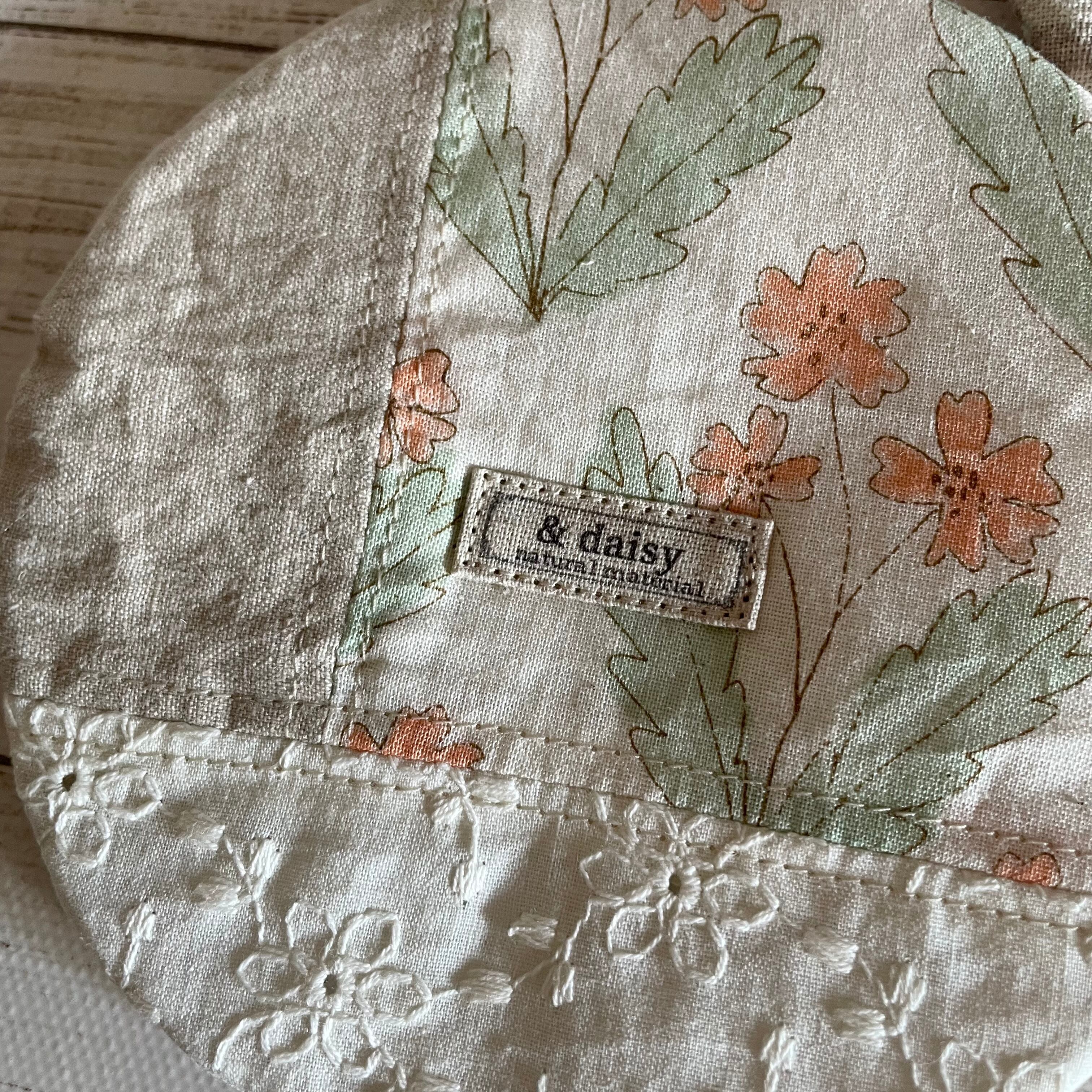 ハンドメイド**はぎれを繋いだまんまるコースター2セット**&daisy