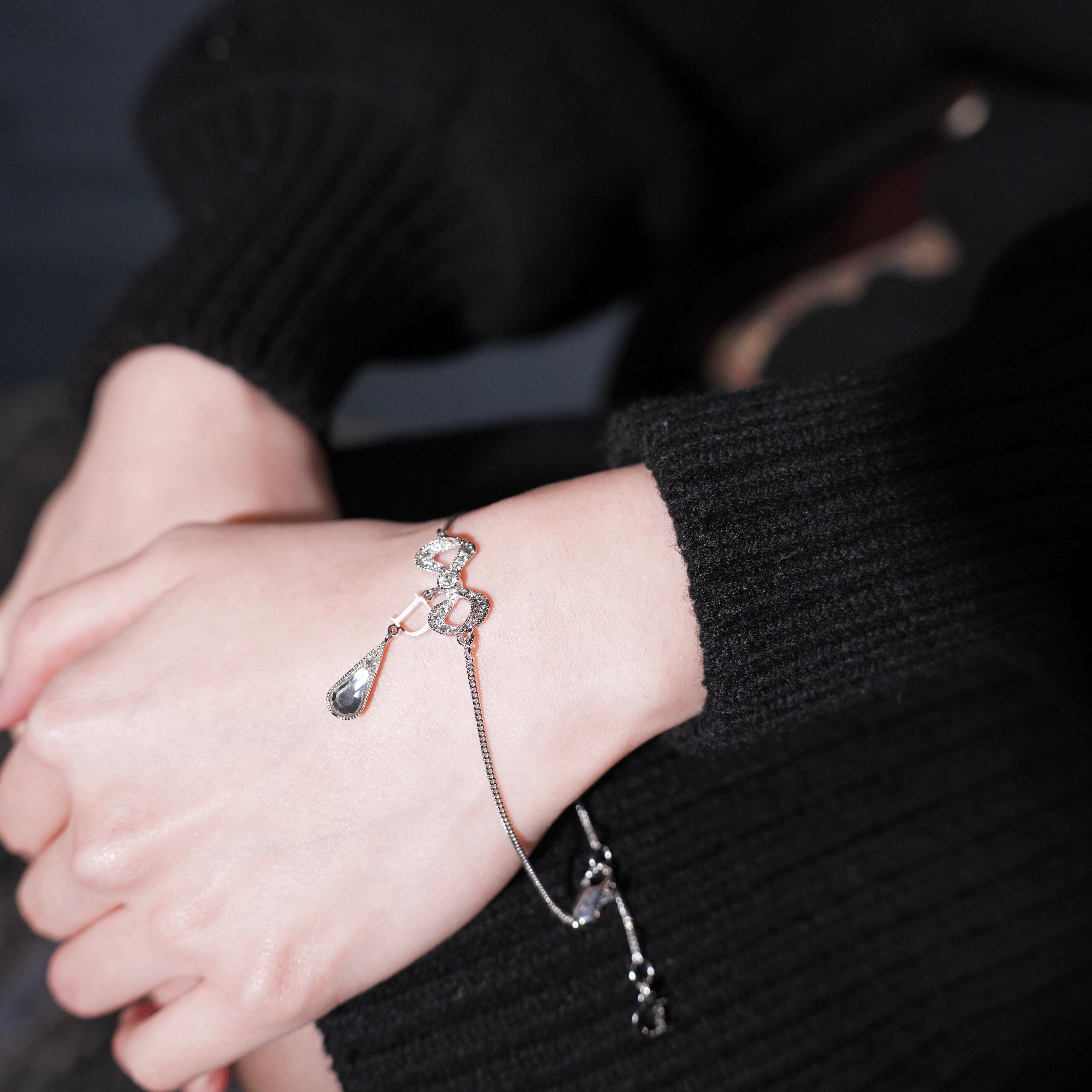 Christian Dior LOGO TEAR DROP RIBBON DESIGN CHAIN BRACELET