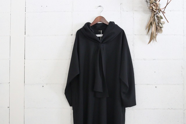 the last flower of the afternoon       記憶の庭 Tie-neck dress