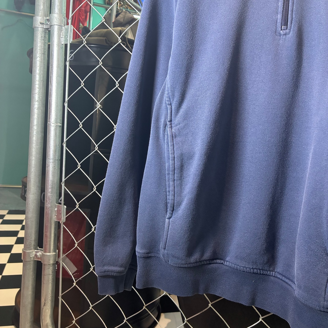 NIKE ハーフジップスウェット　ネイビー　ワンポイントスウィッシュ　