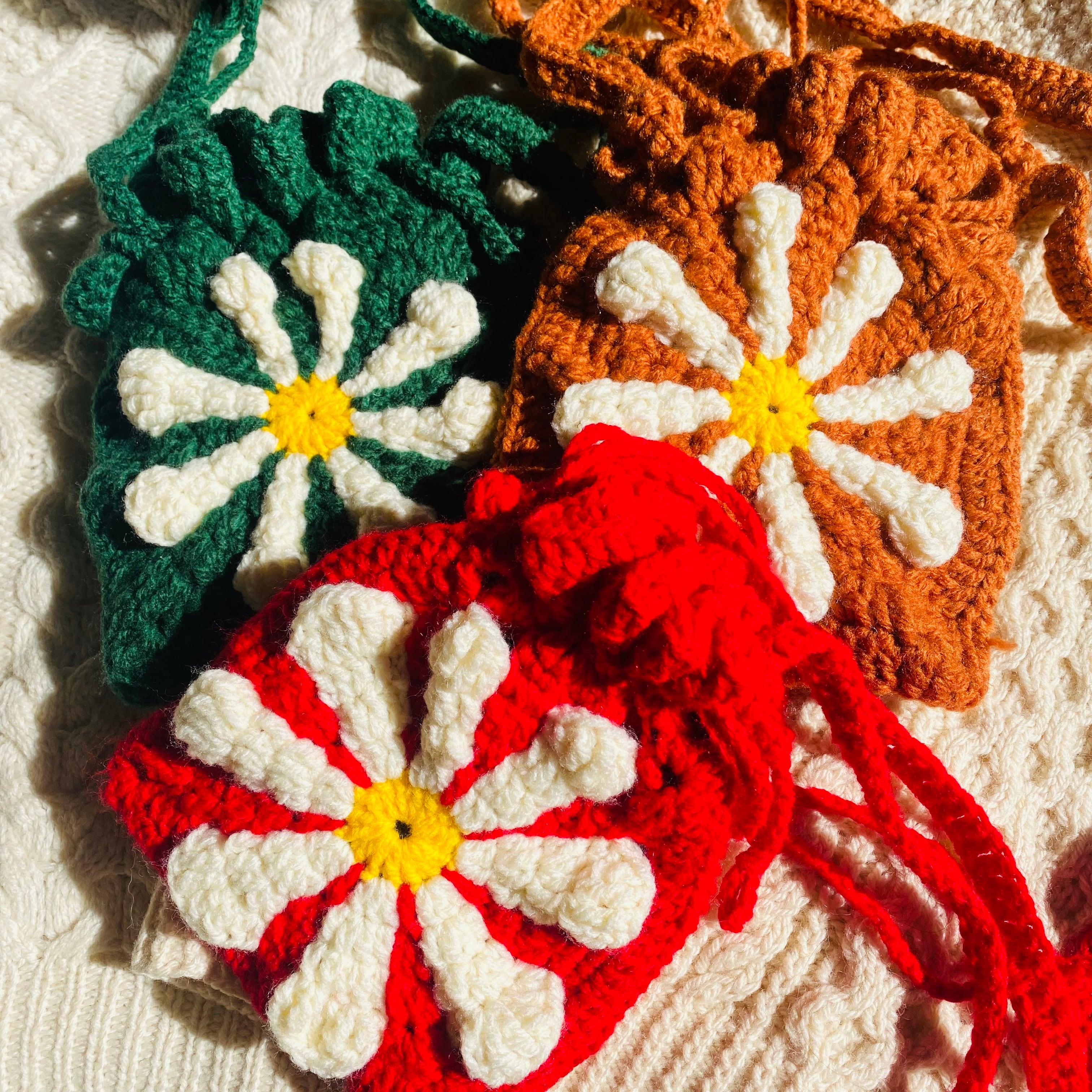 handmade” knit daisy pochette bag ／ ハンドメイド 鍵編み デイジー