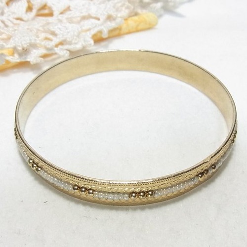 ゴールドトーンのバングルブレスレット　 コスチュームジュエリー卸値以下でセール　K1421BR