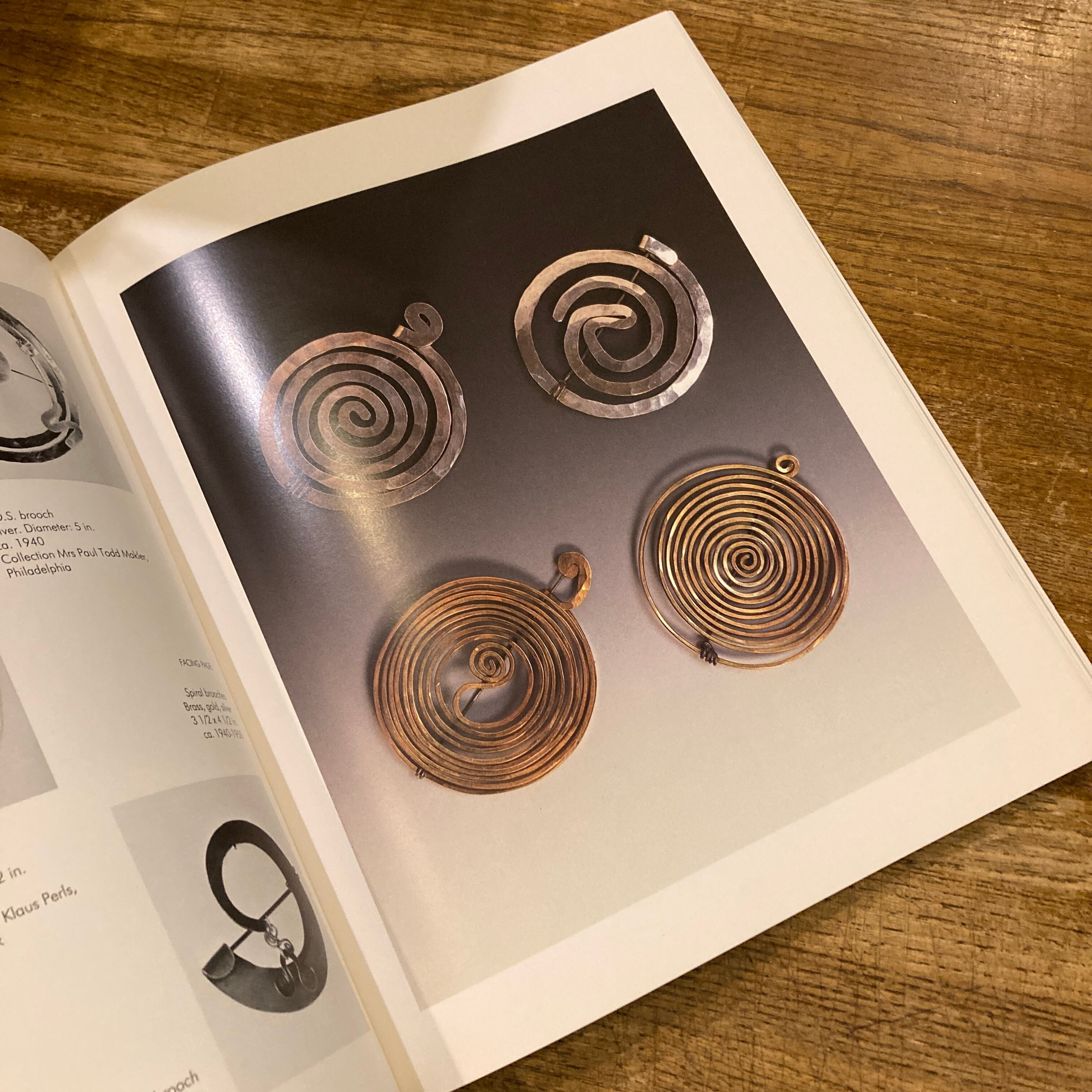 The Intimate World of Alexander Calder / Daniel Marchesseau | 百年