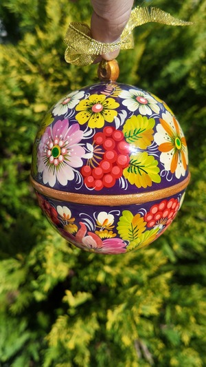 ペトリキウカ塗りの木製クリスマスオーナメント（人間国宝ホメンコ作）ダークブルー