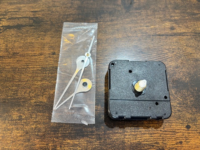 展示品　木とBRASSで作った温もりあふれる 置くことも出来る壁掛け時計