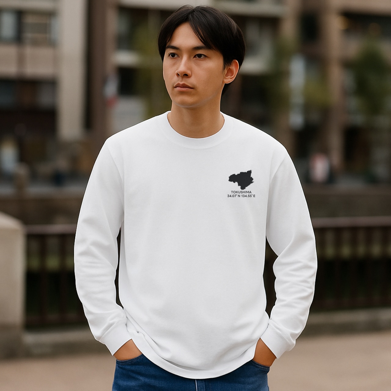 《徳島》 緯度経度ミニマルロングスリーブTシャツ|地図×地名×ワンポイントデザイン