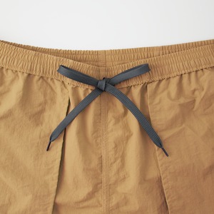 DAVRYU bubble Nylon SHORTS [コヨーテ]