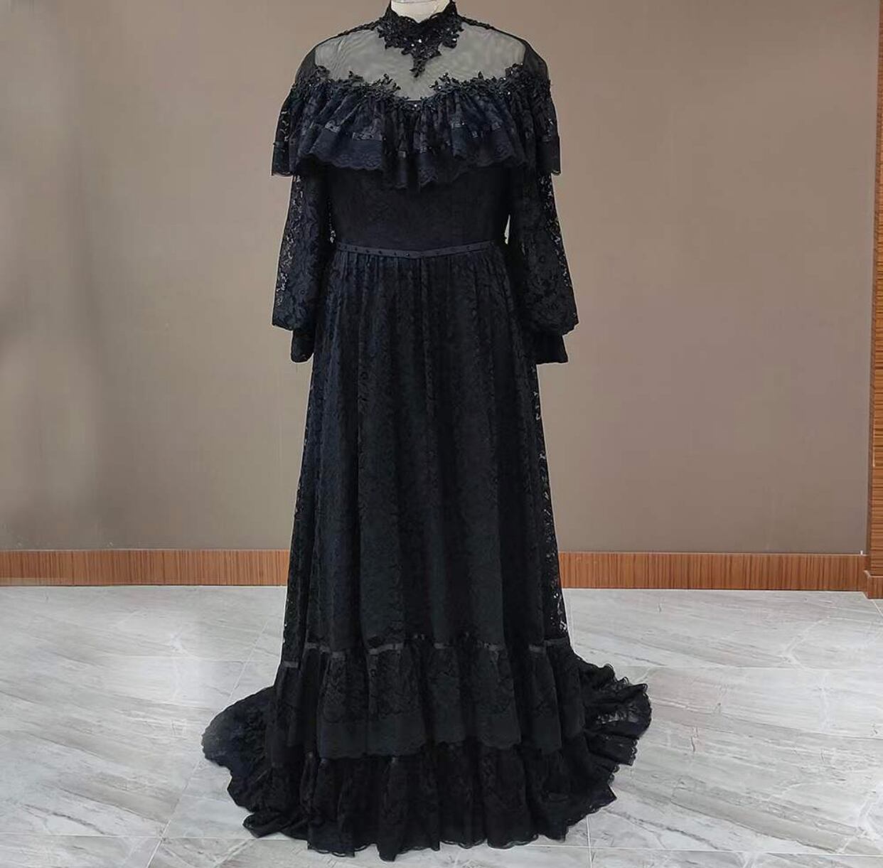 ウェディングドレス シモンヌ ヴィンテージ アンティーク ヴィクトリアン ヴィンテージ ウェディングドレス | MINLADY BRIDE