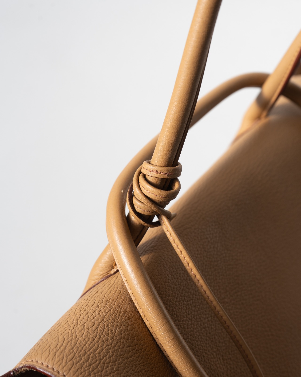 〈Hermès by martin margiela〉Initial Veau Gulliver Leather Bag