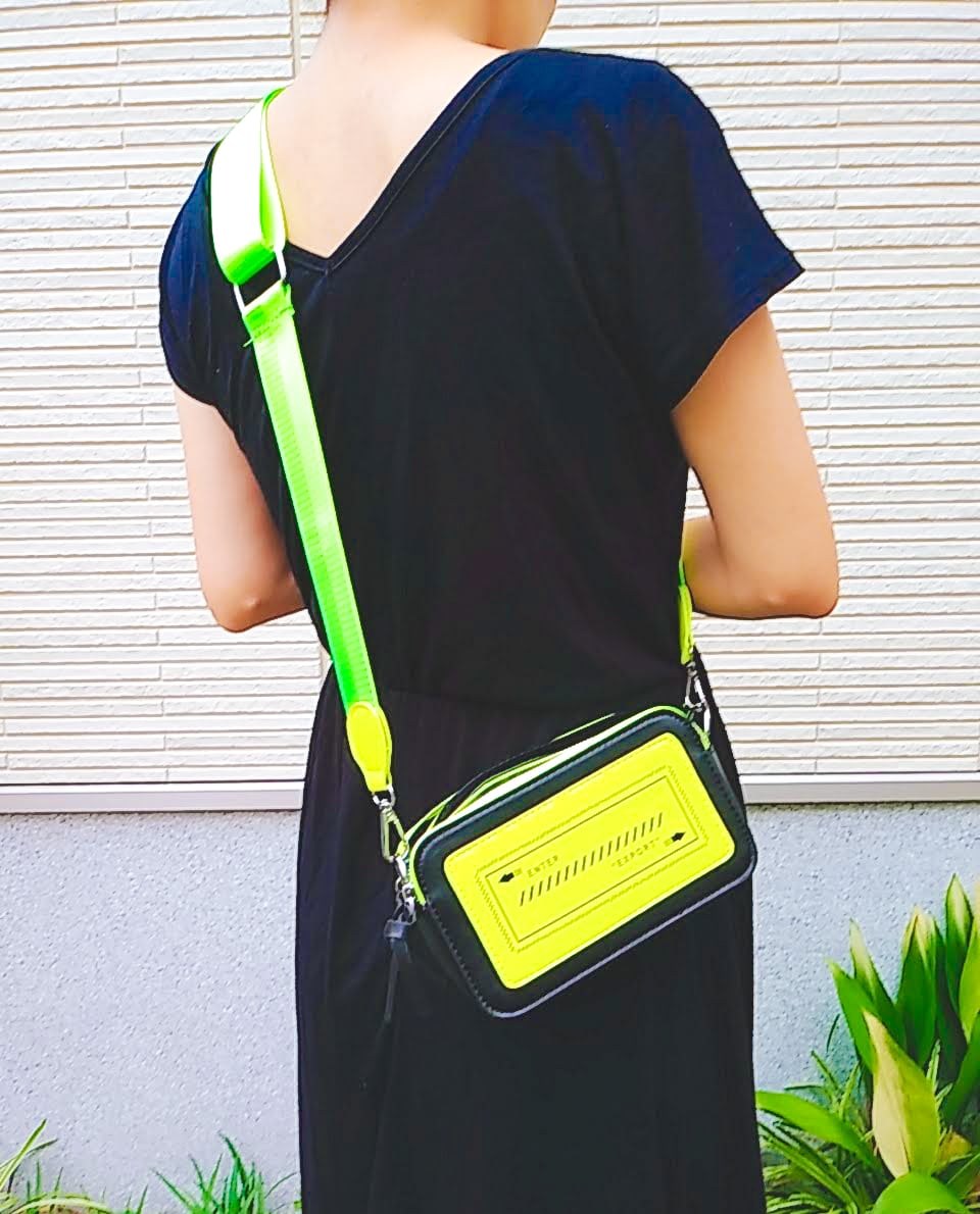 ネオンイエロー ショルダーバッグ クロスバッグ カメラバッグ スナップ