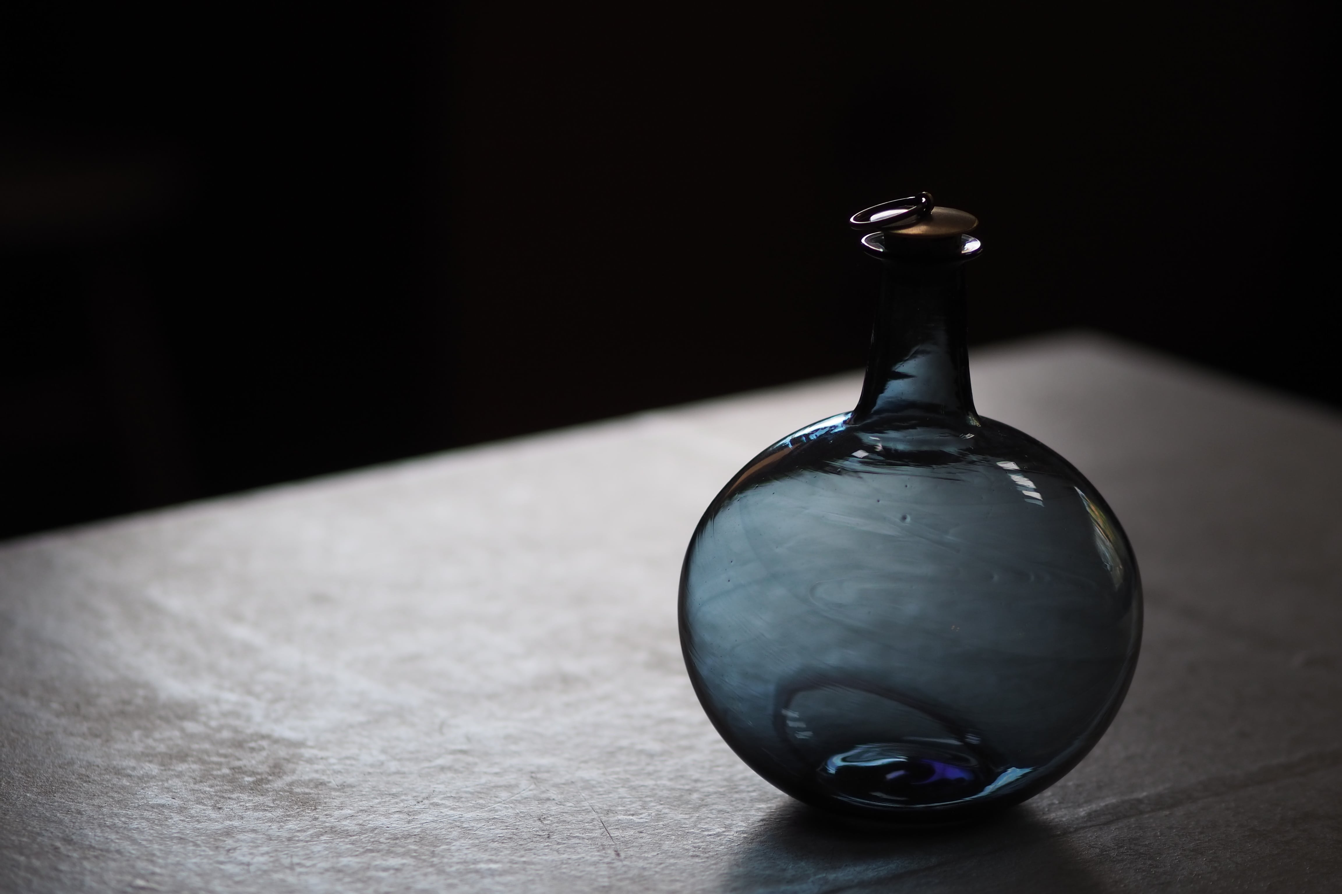 津田清和 111.藍丸酒瓶A | 陶屋なづな