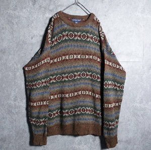 Geometric border design knit