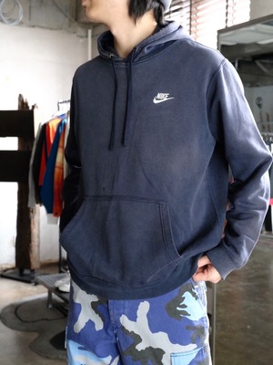 Used NIKE damage hoodie