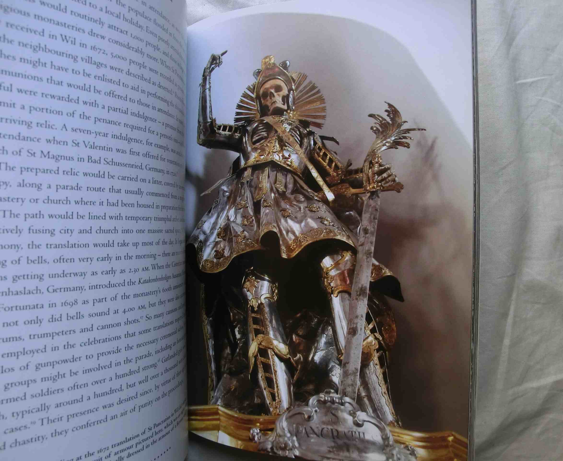 カタコンベ聖人 宝石 装飾骸骨 写真集 Heavenly Bodies Paul