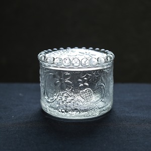 雫の冠が美しい、ガラスの小物入れ 5