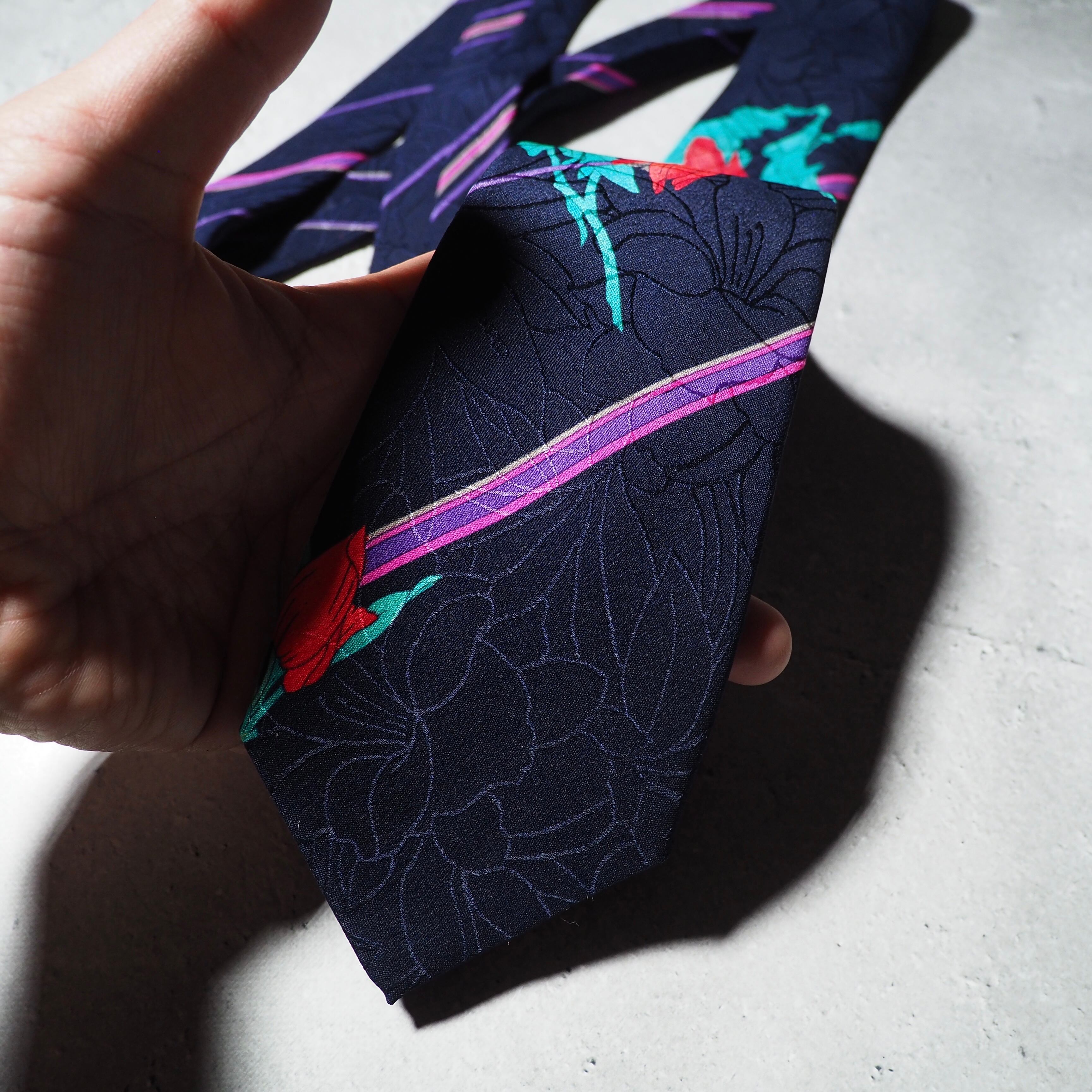 " Leonard " Beautiful Flower pattern Design vintage silk Tie (made in Italy)