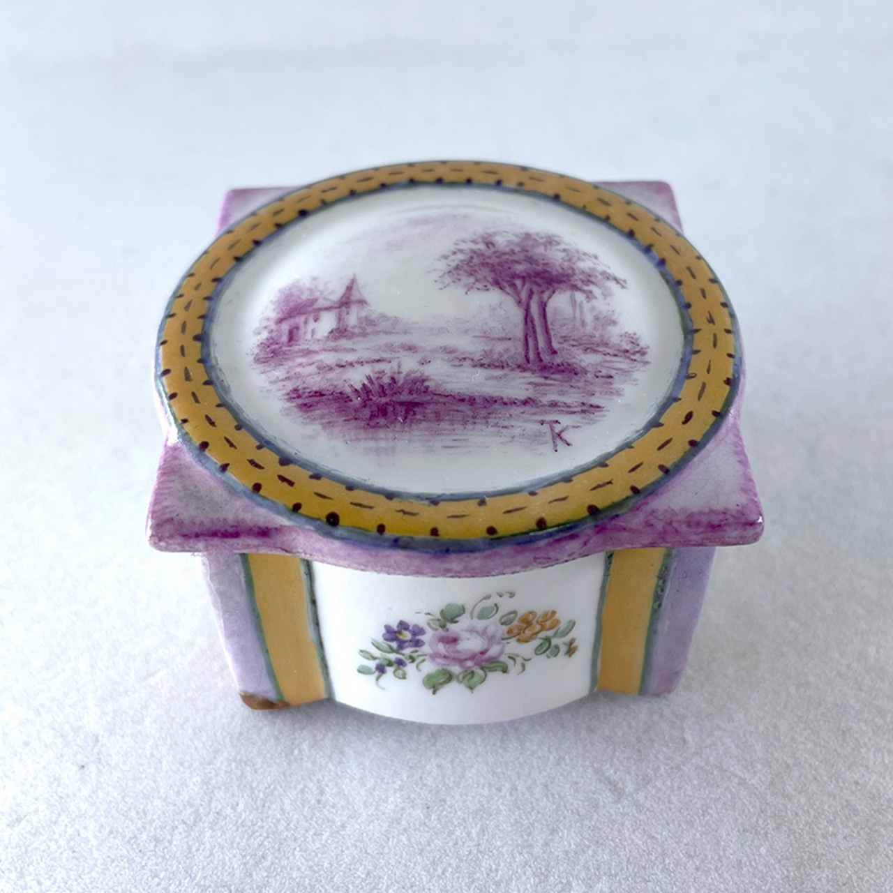 小物入れ　陶磁器蓋物　風景画　屋敷と庭 19ota46