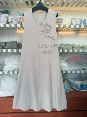 ¥11000スッキリVネック♡おりぼんワンピース/ベージュ/ポケットあり【クリックポストの場合あり】