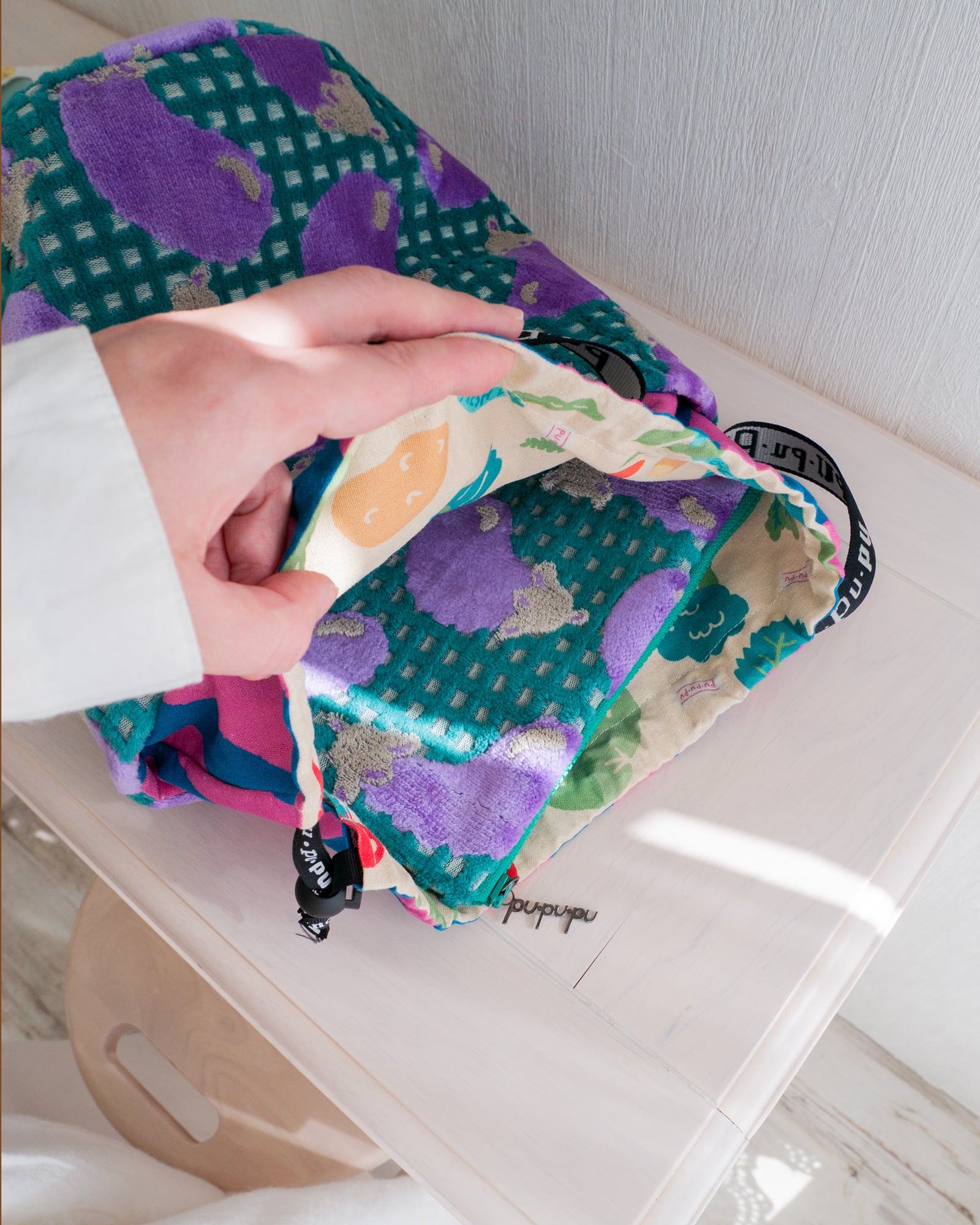 茄子のジャカードポーチ