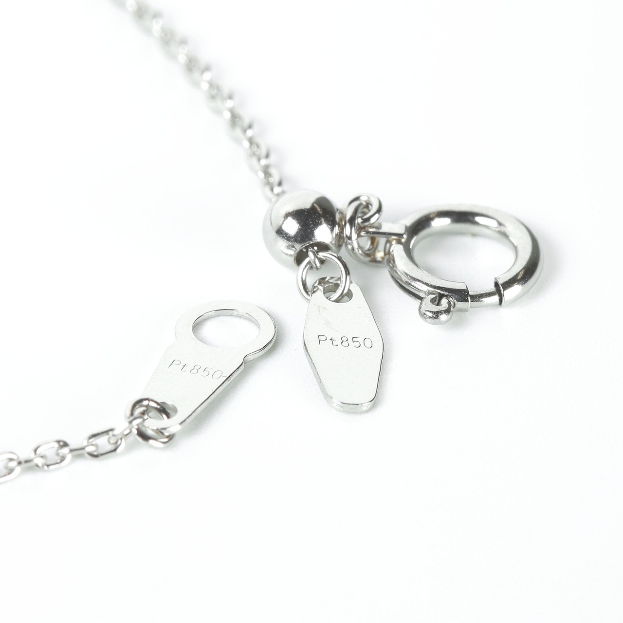 クロスデザイン エメラルドカット ダイヤモンド ネックレス VVS2~VS1 Pt / 1.058ct / 0.050ct