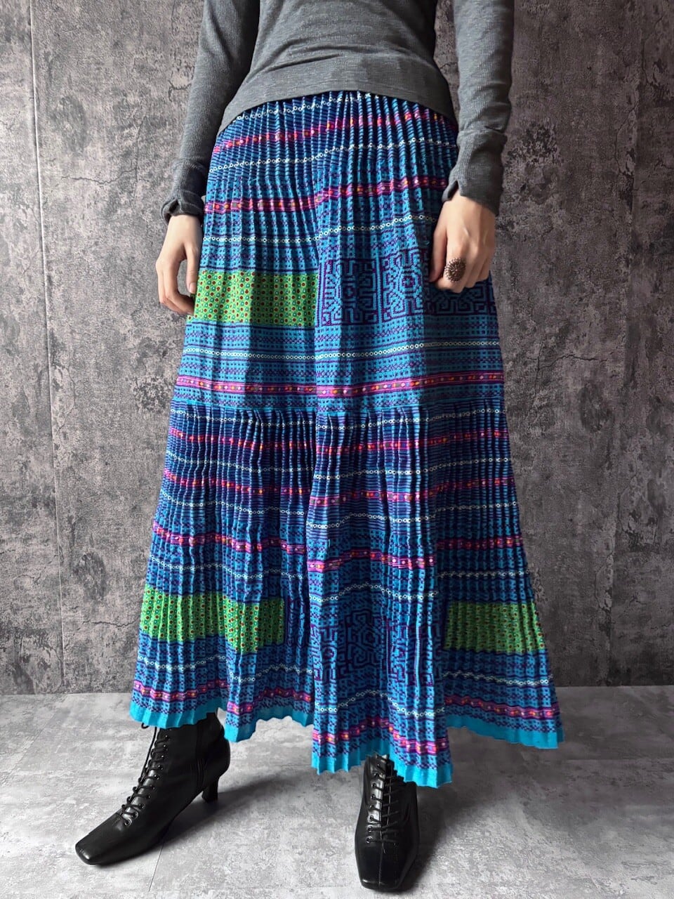 モン族スカート 077 ロング 刺繍 上下組合せタイプ bamiオリジナル