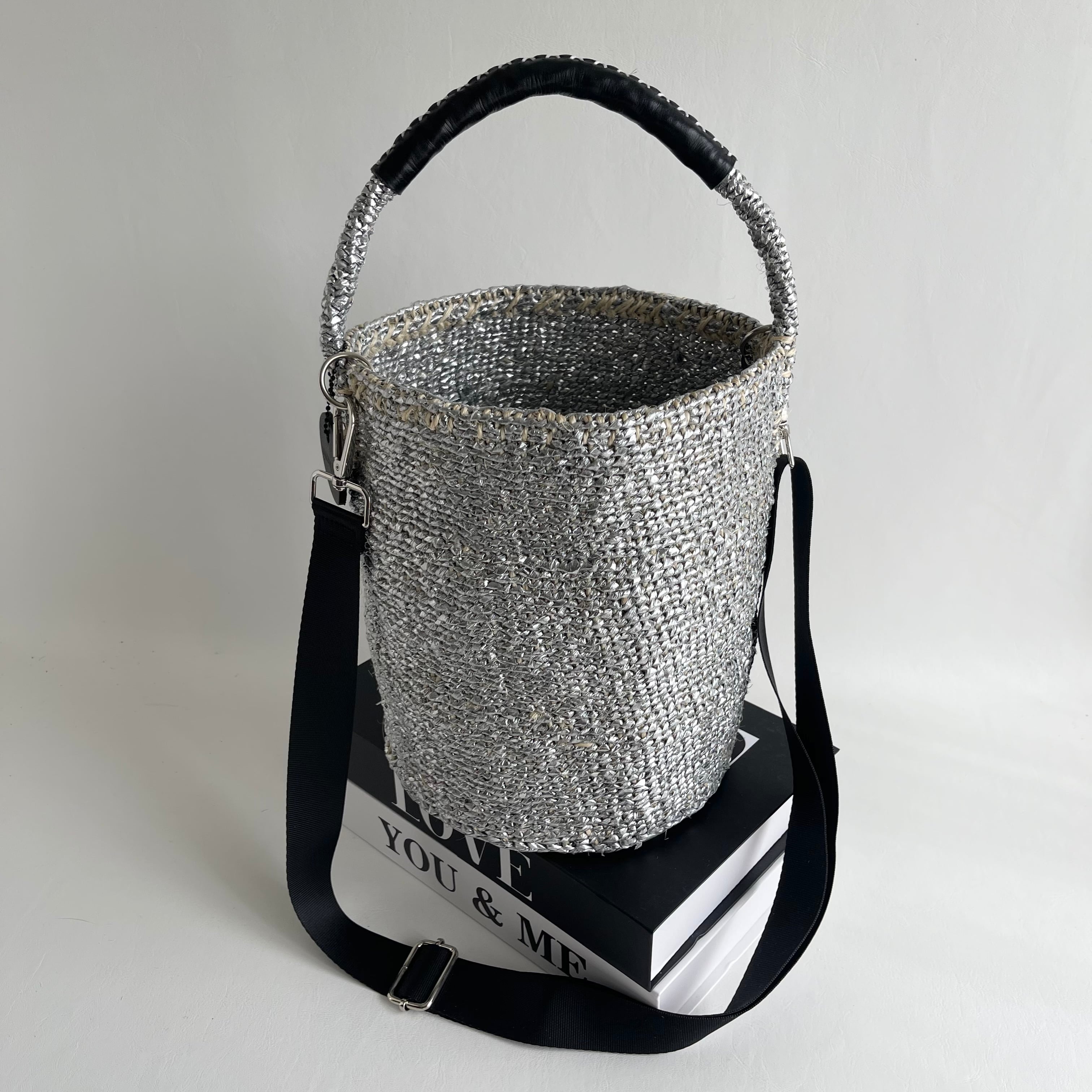 追加販売】OVAL Shoulder Strap Kago-Bag / Smile charm / BLACK