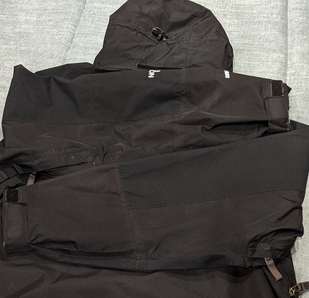 The North Face アサルト2 訳あり シームテープ剥がれ The North The North Face アサルト2 訳あり シームテープ剥がれ The North