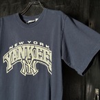 00s MLB NEW YORK YANKEES Tシャツ　ネイビー　短丈　ヤンキース