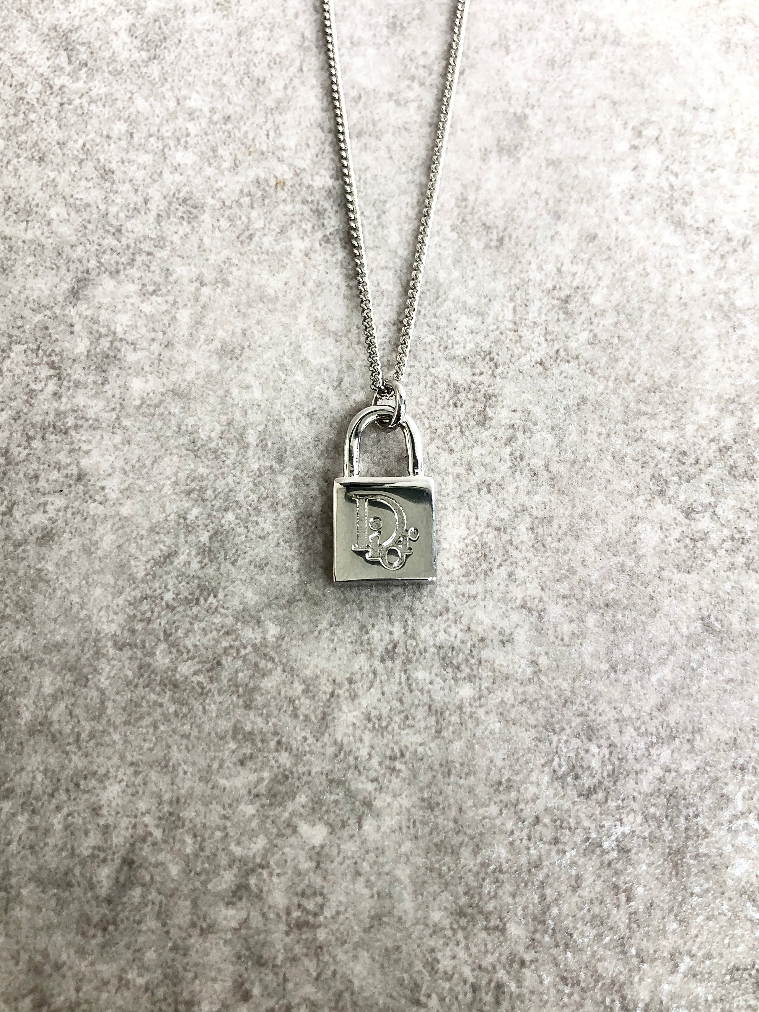 Christian Dior クリスチャン ディオール ネックレス シルバー 南京錠