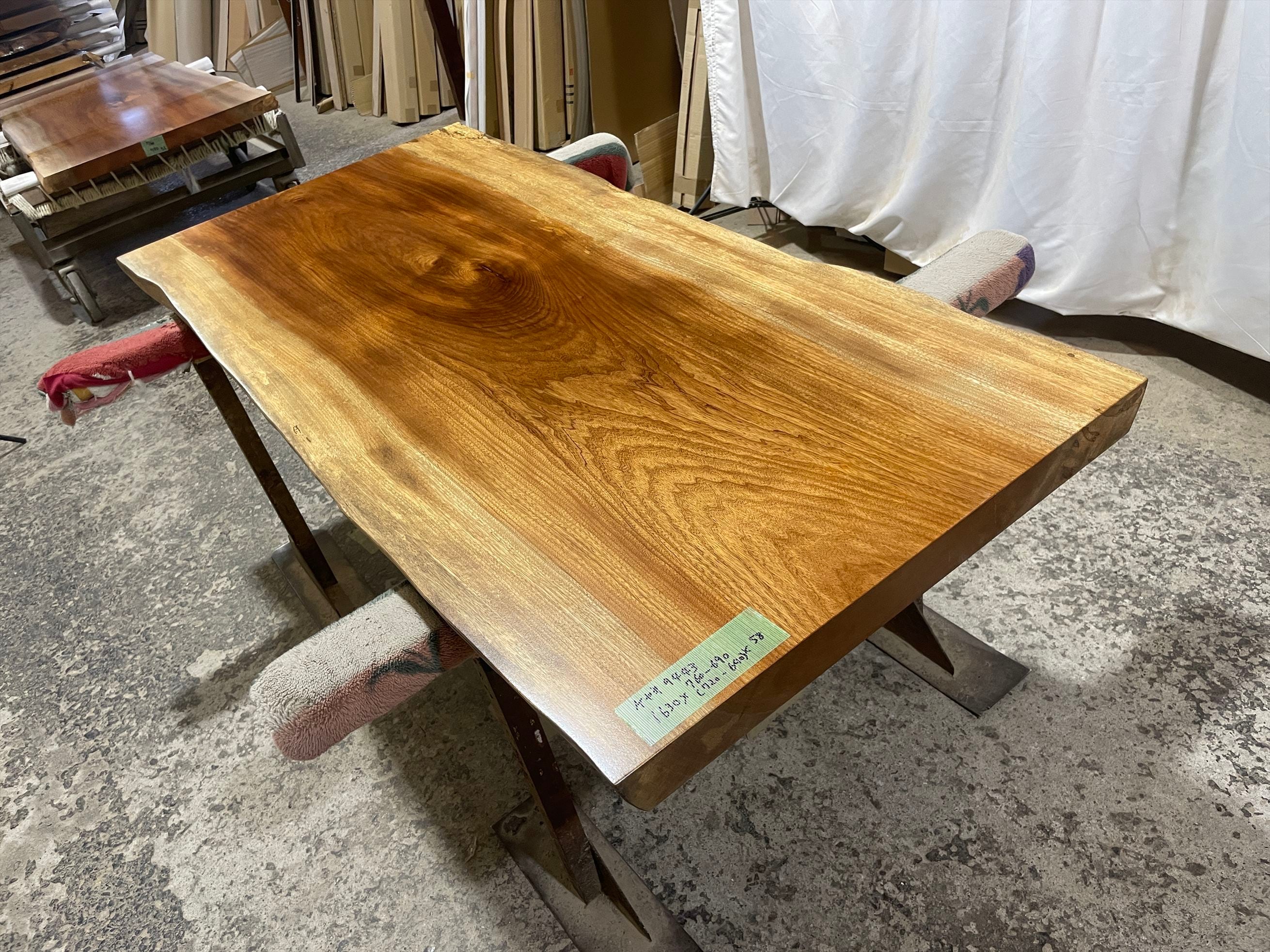 No3・無垢材銘木小引き出し 欅　高さ42cm 天然木 東京 新宿 東五軒町展示 総無垢材 楢(なら)材 チェスト セール