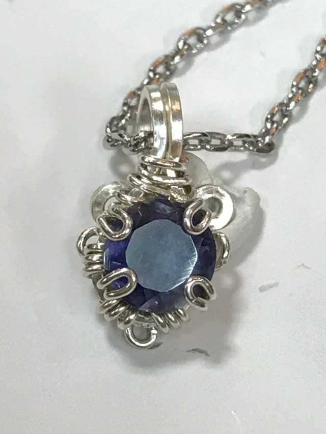 アイオライトのプチネックレス