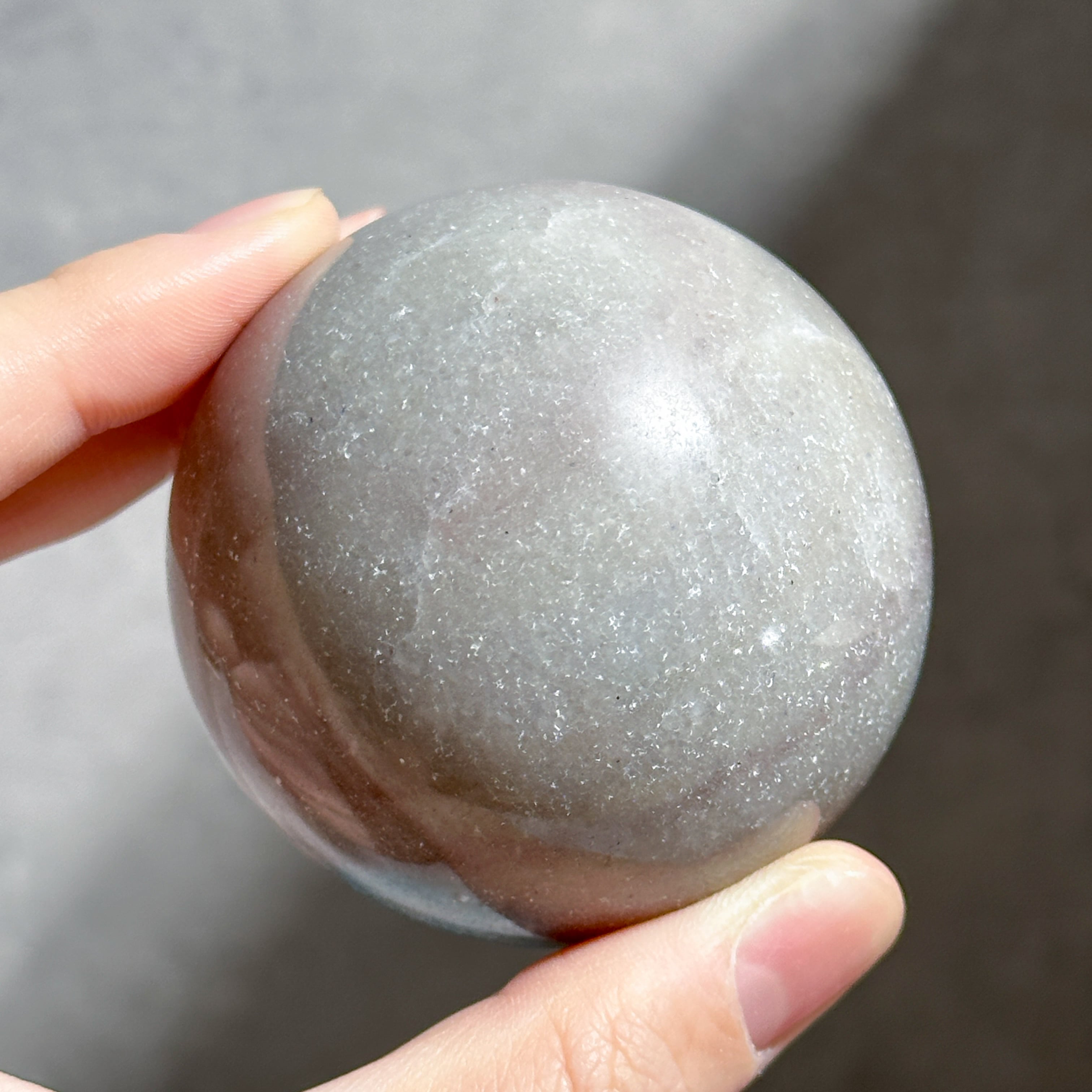 トロレアイトインクォーツ（トロール石）スフィア（丸玉）53