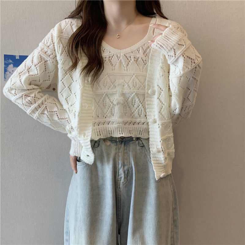 トップス レディース セットアップ アンサンブル カーディガン キャミソール クロップド丈 袖あり 長袖 Vネック レース サマーニット 透け感 薄手 かわいい 大人 可愛い シンプル カジュアル 上品 清楚 おしゃれ お洒落 こなれ感 ガーリー リラックス 抜け感 OL 通勤 学生 デート お出かけ 女子会 休日 イベント 街歩き 公園 ワンサイズ オフホワイト 白 春 夏 秋 2点セット 10代 20代 30代 韓国 韓国系 普段使い 楽ちん 定番 トレンド ママ ファッション コーデ