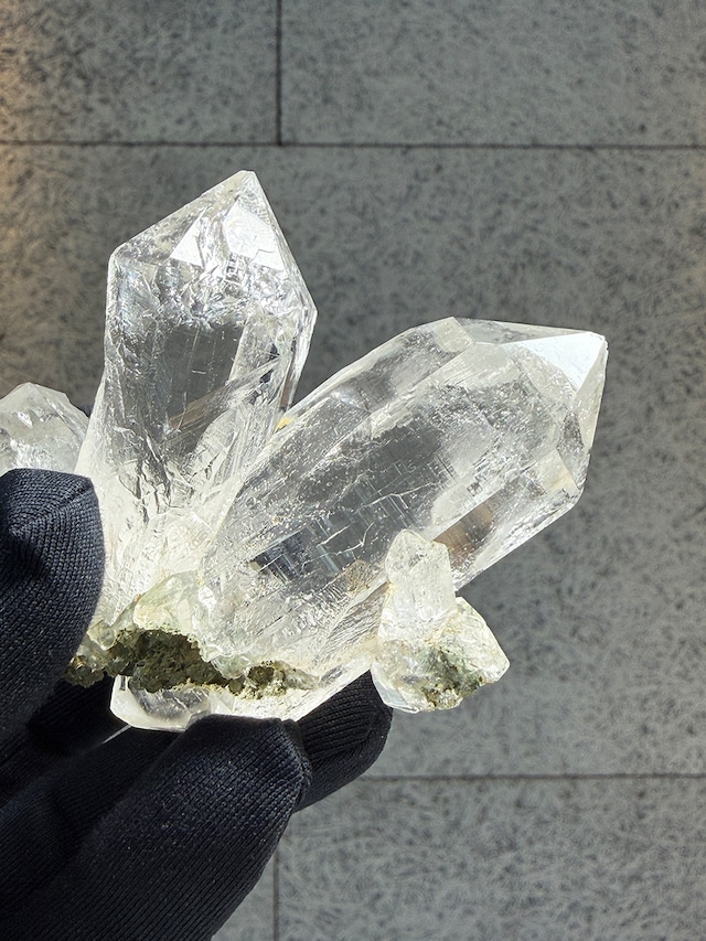 クォーツクラスター×クローライト【ML-0129】インド マニハール