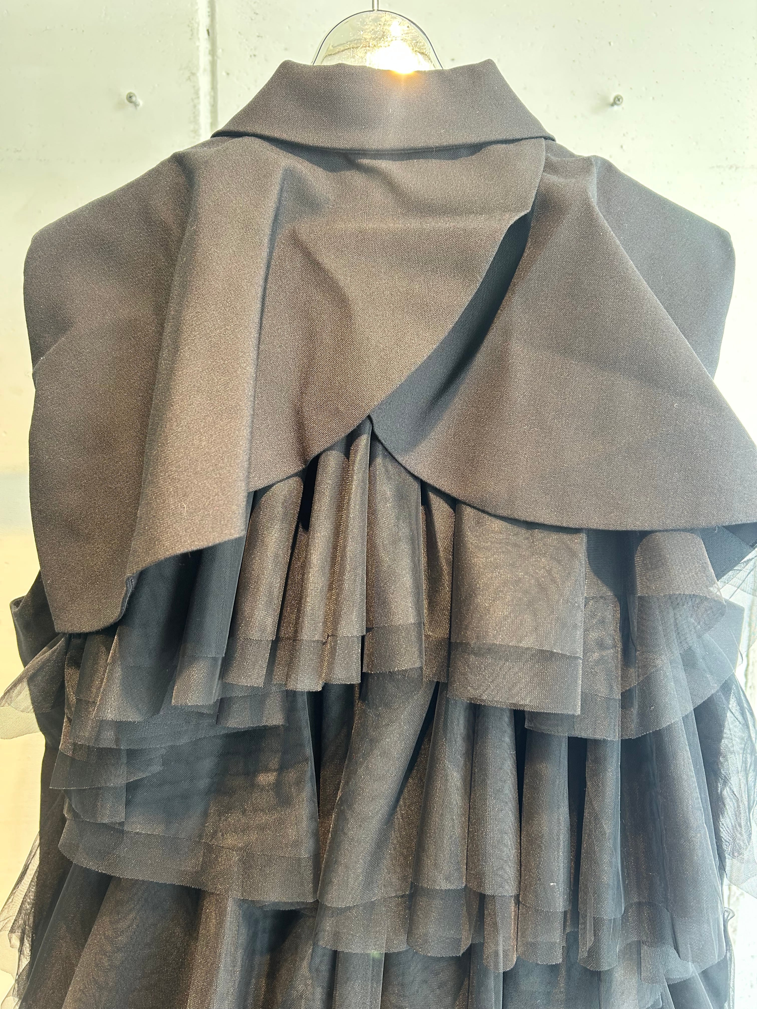 VIVIANO back tulle sleeveless blazer | AAR